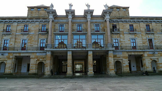 4 universidades en la Laboral